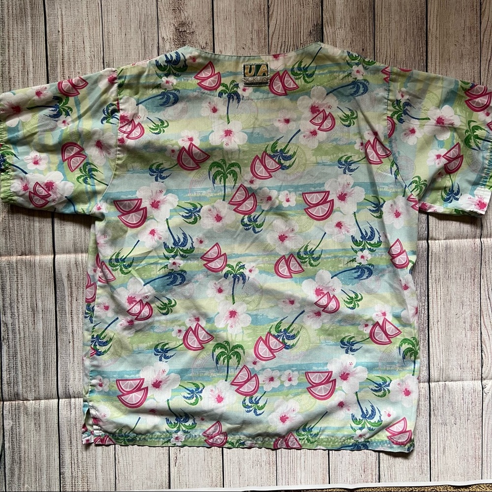 ▪️Island Scrub Top▪️ - Picture 5 of 5